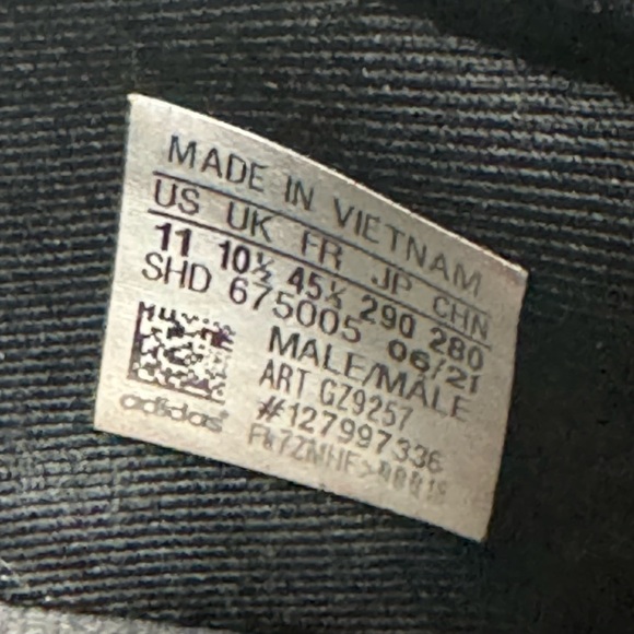 Adidas Originals Men's NMD_R1 Shoes x End Plastic Waste - Picture 5 of 9